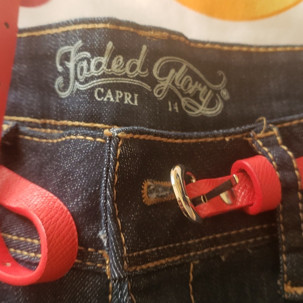 Capri Jeans - Picture 2 of 4